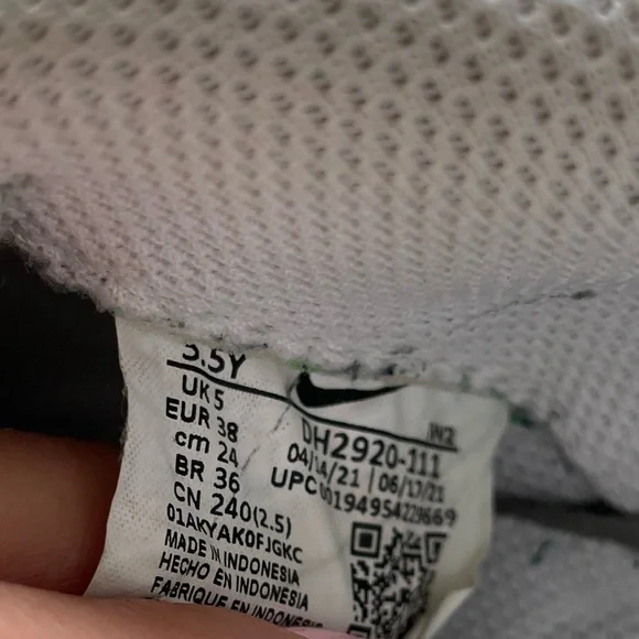 Nike - Air Force One - White - Boys Size 5.5 Youth - Picture 7 of 8